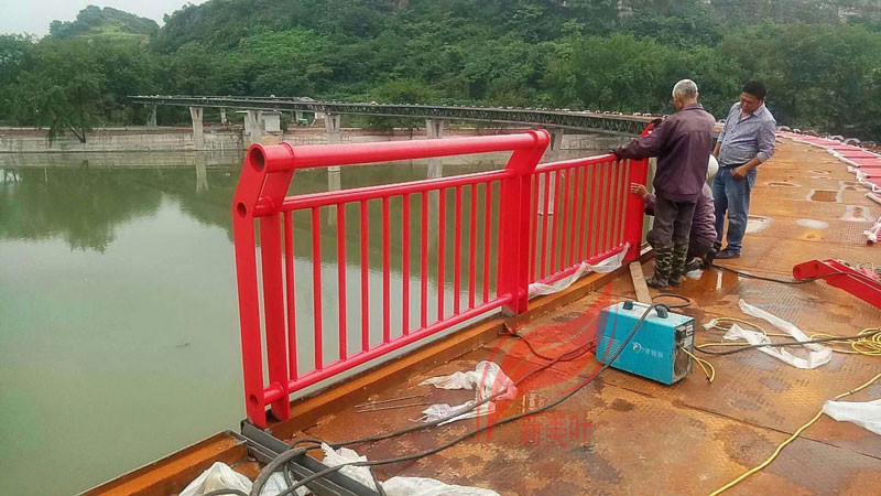 江西九江特色桥梁景观护栏安装现场